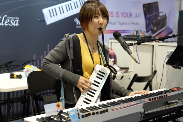 MIZUE TANAKA現場演奏Windkey和X8 MAX H